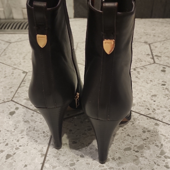 Coach Elegant Black Leather Heeled Boots - Picture 5 of 6